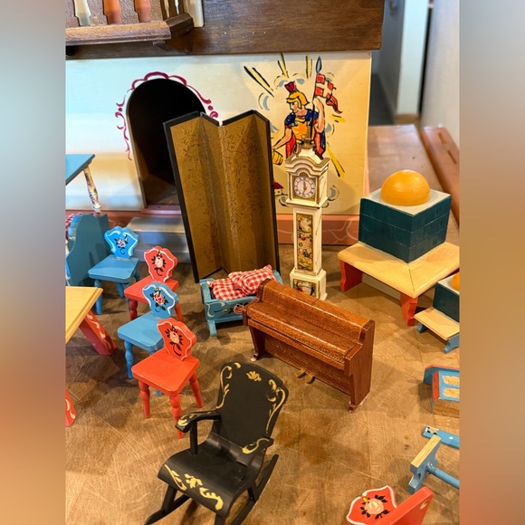 RARE Vintage Dora Kuhn Wooden Dollhouse & Hand Painted Furniture West Germany - Picture 16 of 16